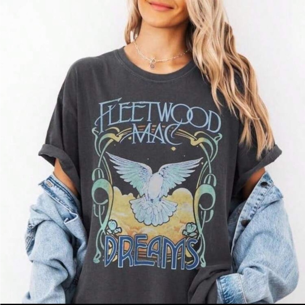 'Dreams' Graphic Tee - Dark Gray